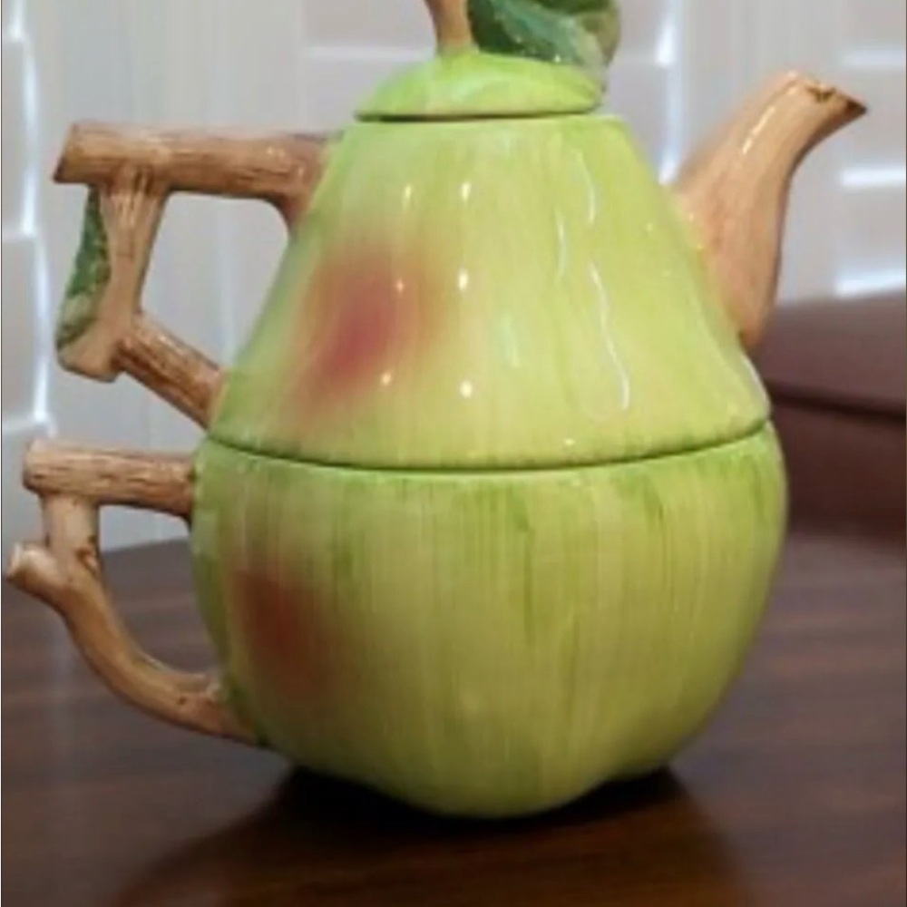 Green Pear-Shaped Teapot with matching cup. Tea for one
